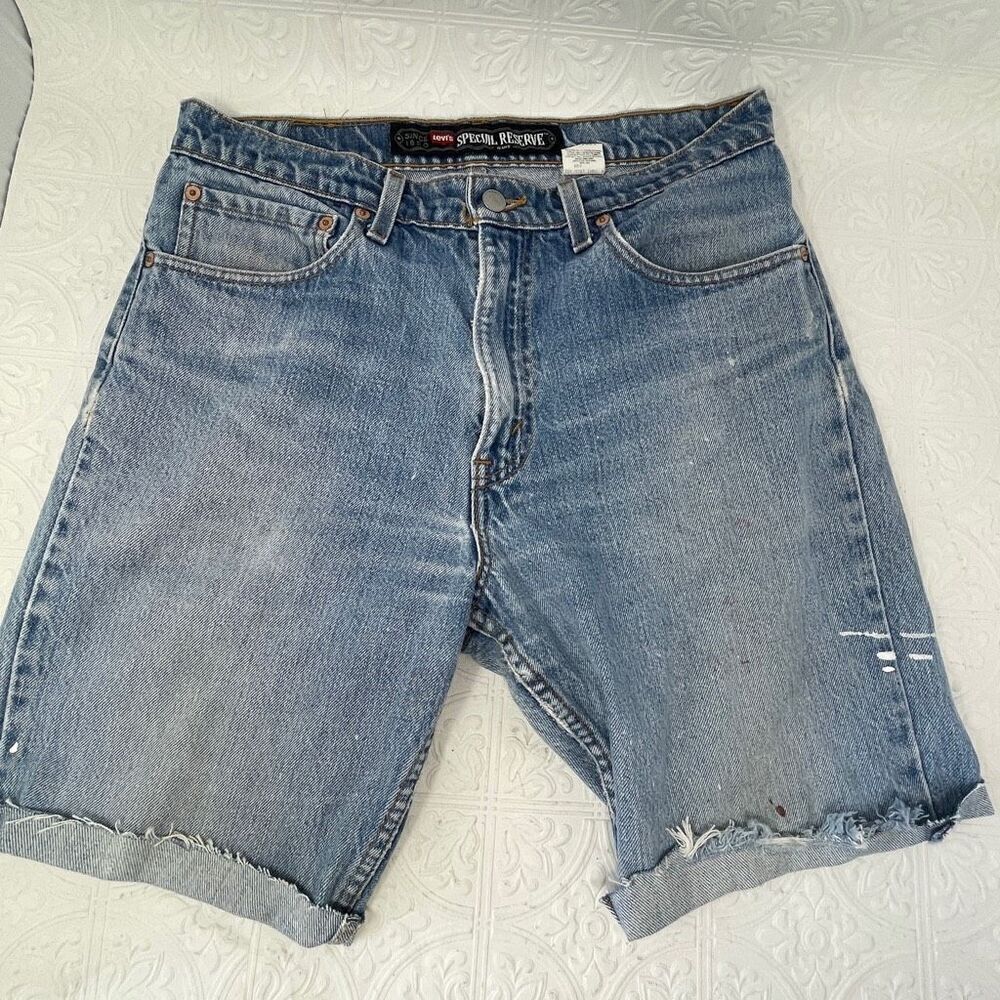 Vintage Levi’s Blue Straight 509 Boot Cut Cutoff Denim Shorts Size 32x32